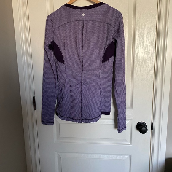 Lululemon long sleeve 8 - Picture 2 of 3
